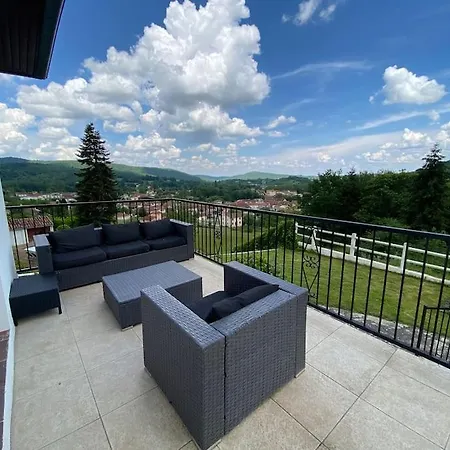Maison Dans Les Bois Avec Piscine