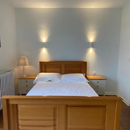 Maison Dans Les Bois Avec Piscine Villa